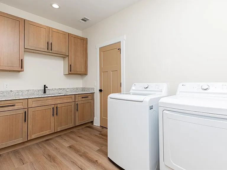 458 Palisade Dr — Photo 67