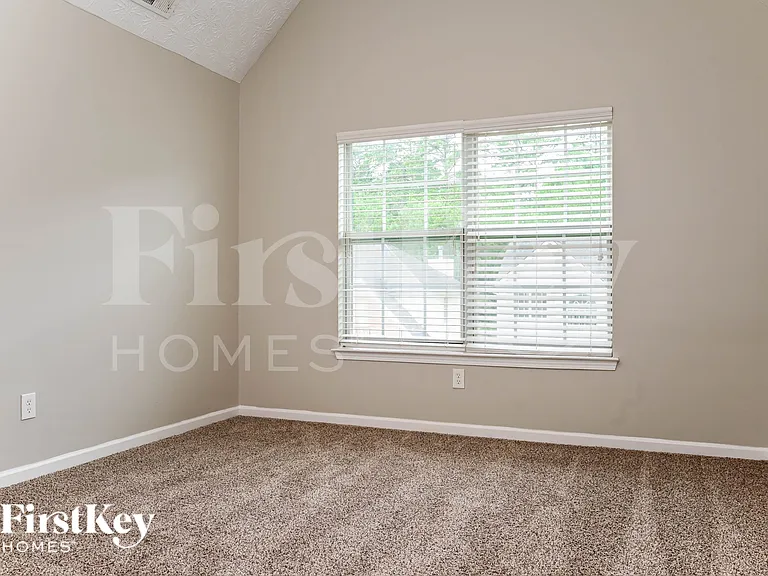 6496 Snowden Dr — Photo 13