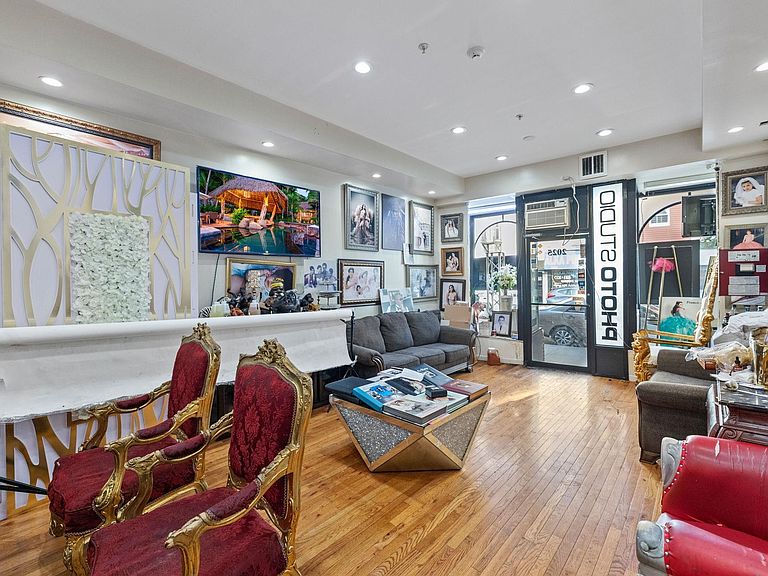 Listing photo 4