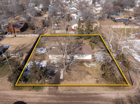 1040 E 44th St S, Wichita, KS 67216