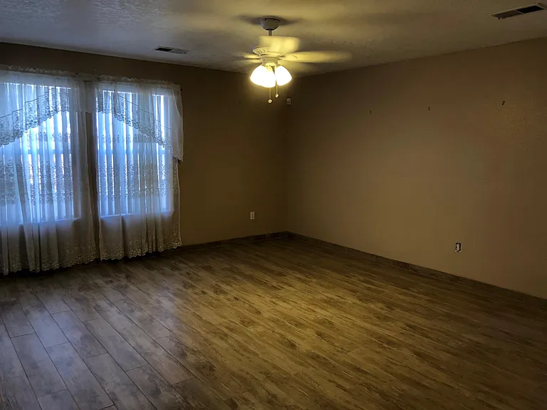 5305 Park Ridge Rd NW — Photo 3