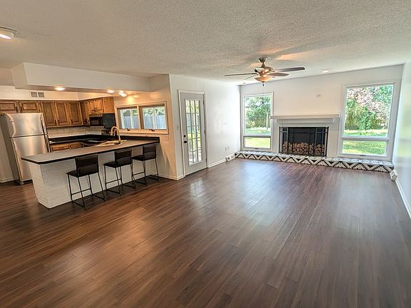 2nd image of 622 Laurel Dr