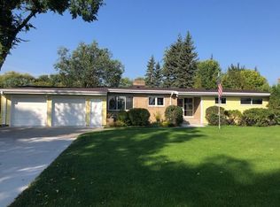 2014 Belmont Rd, Grand Forks, ND 58201