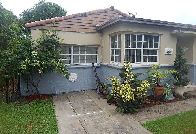 2nd image of 409 Minola Dr