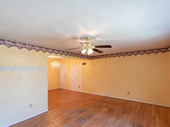 4th image of 1206 Fain Dr