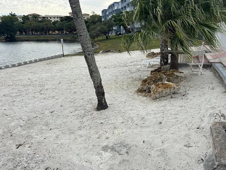 9365 Fontainebleau Blvd #E105 — Photo 33