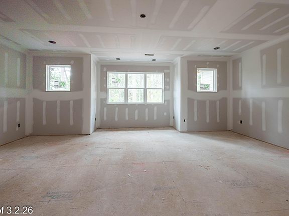 4th image of 3521 Brook Dr