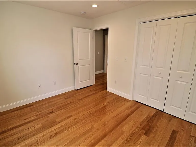 121 Hillcrest Ave — Photo 16