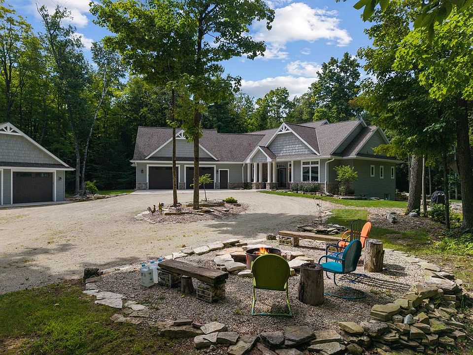 1st image of 6117 Governors Woods Trl