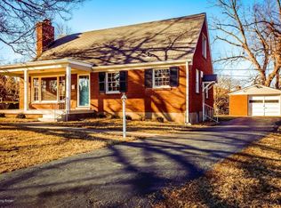 3713 Hughes Rd, Saint Matthews, KY 40207