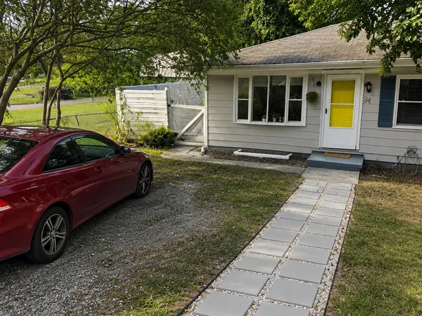 804 Raymond Rd, Charlottesville, VA 22902