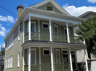 124 E Waldburg St, Savannah, GA 31401