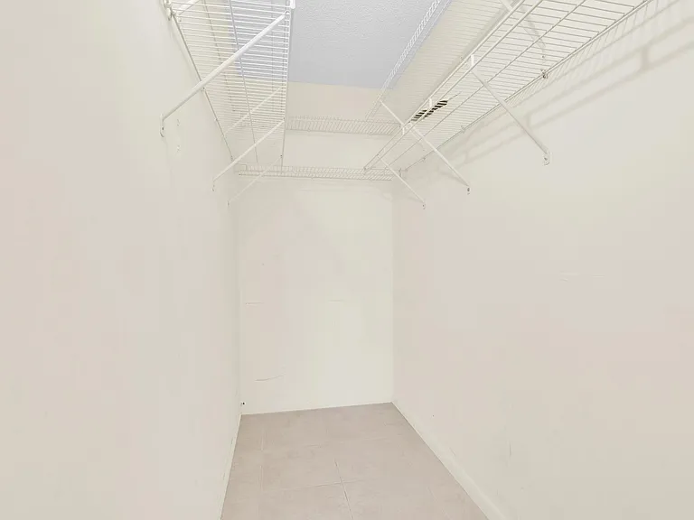 2043 Cornwall #2043-C — Photo 17
