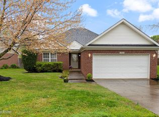 7231 Meadow Ridge Dr, Louisville, KY 40218