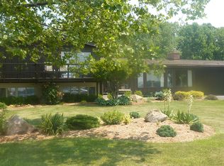 945 W River Rd, Grand Island, NY 14072