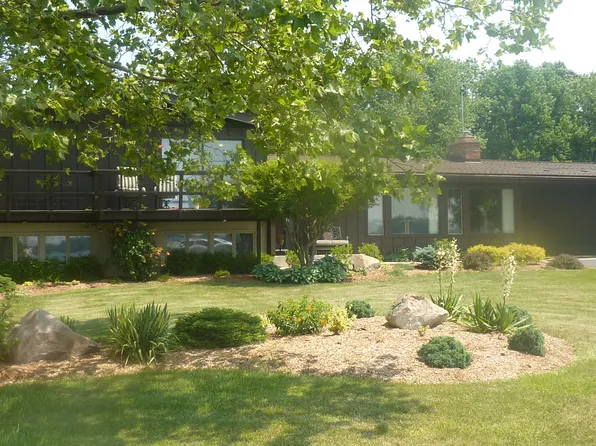 945 W River Rd, Grand Island, NY 14072