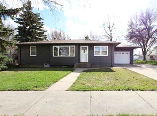 1927 Anderson Dr, Minot, ND 58703