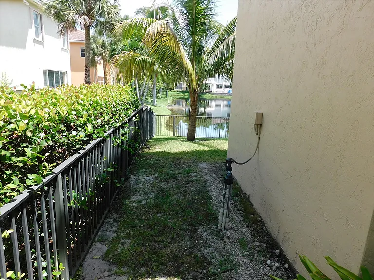 11751 NW 1st St — Photo 36