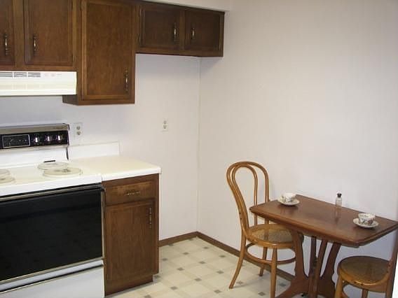 3rd image of 327 Park Hill Dr