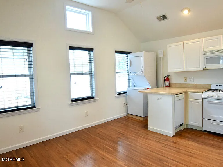304 1/2 13th Ave #BACK HOUSE — Photo 7