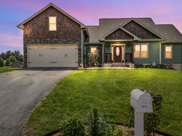 2830 Dalton Dr, Sevierville, TN 37876