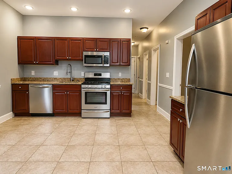 245 Ferry St — Photo 4