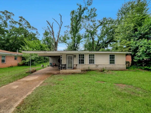 1225 W Main St, Nacogdoches, TX 75964