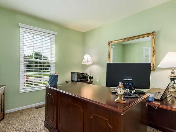 4th image of 6179 Commonwealth Dr