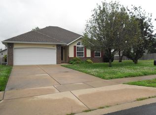 4081 W Linwood St, Springfield, MO 65807