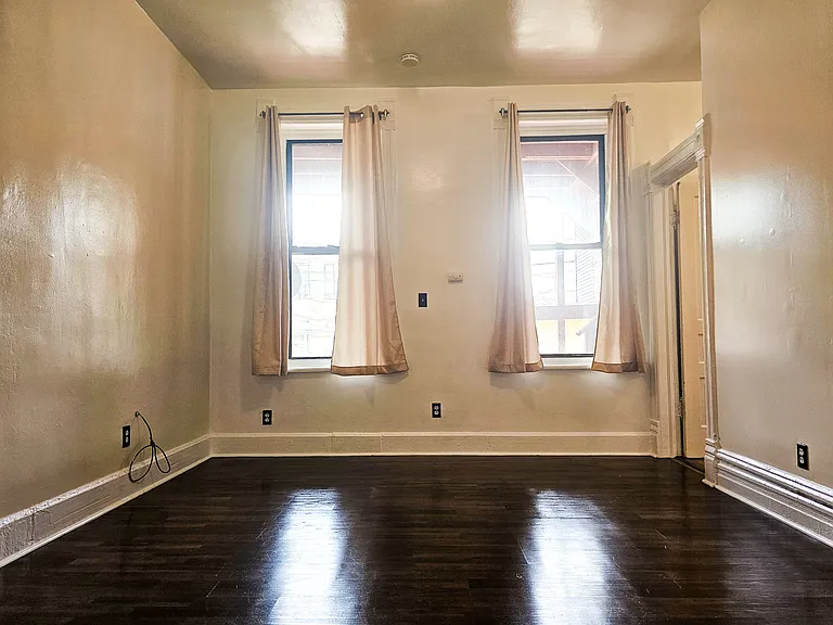 2739 W 16th St #1R — Photo 5