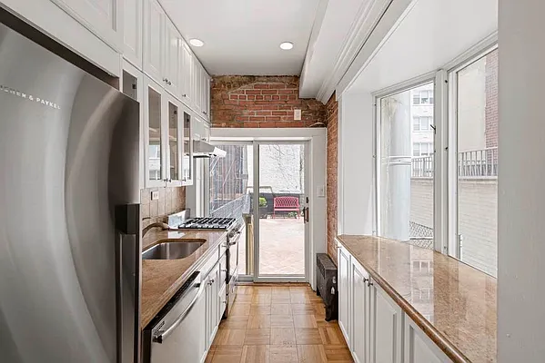 Rented by Nest Seekers International | media 6