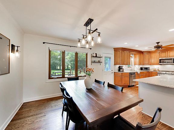 5th image of 2147 Green Valley Rd