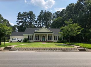 901 Memorial Dr W, Ahoskie, NC 27910