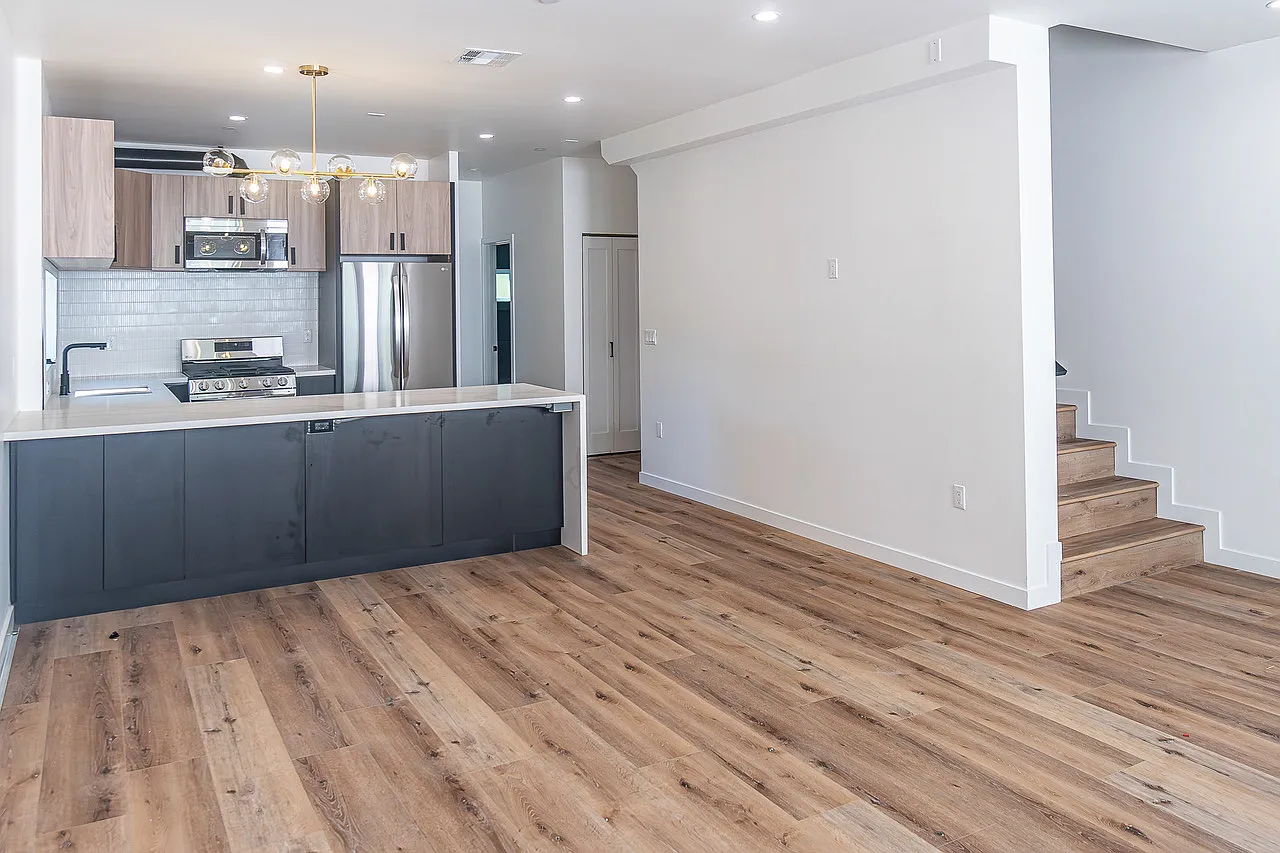 4 bed, 1530 sqft, $4,400 — Photo 2