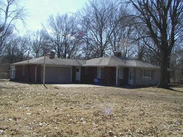 1827 E McCord St, Centralia, IL 62801