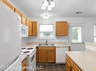 711 Cattail Ln, Pinckney, MI