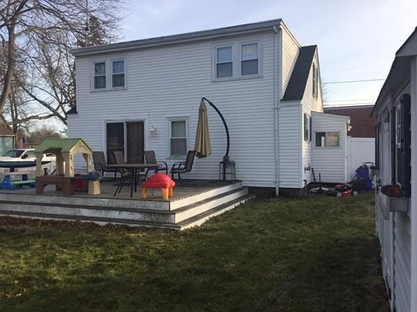 2nd image of 14 School St