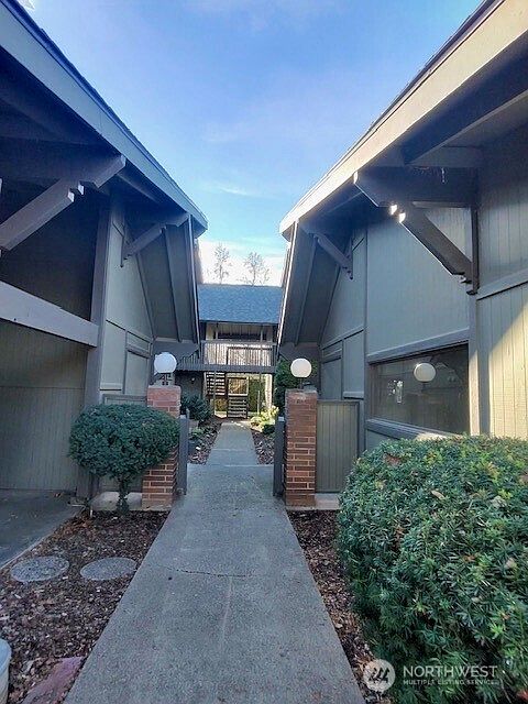 2nd image of 601 Village Way #51