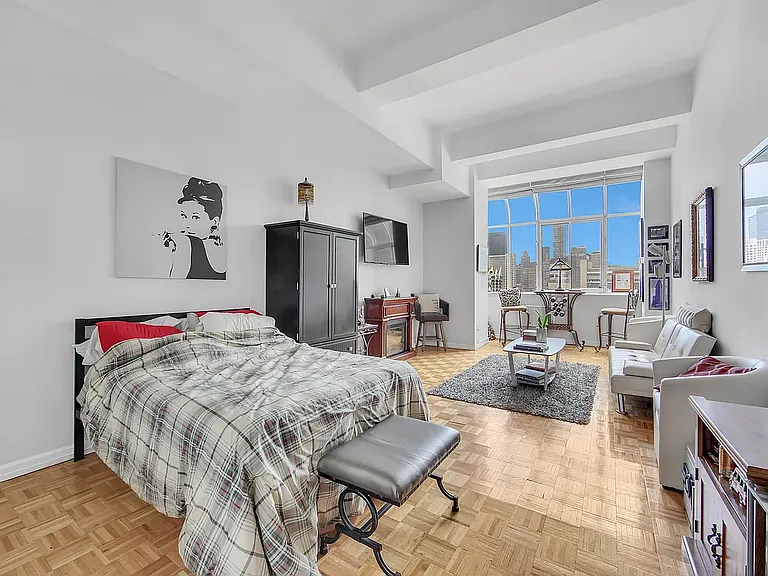 310 E 46th St #21F — Photo 8