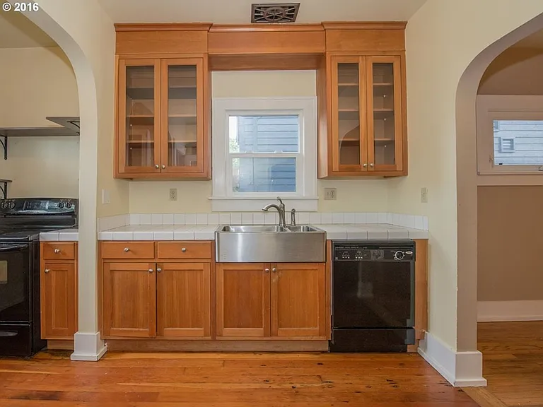 6711 N Albina Ave — Photo 5