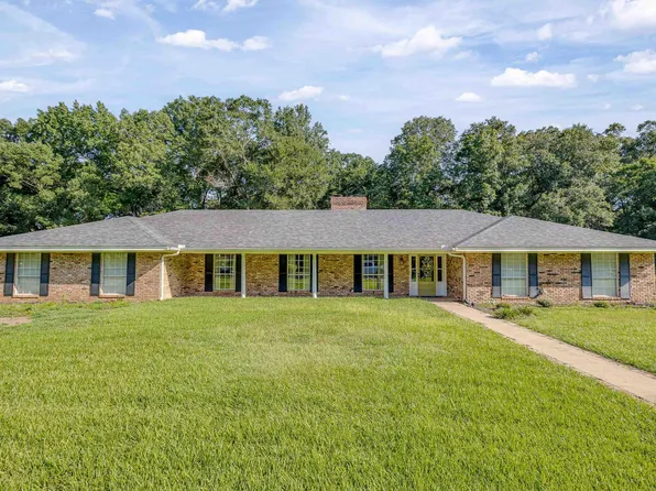 2013 Capella Dr, Bastrop, LA 71220