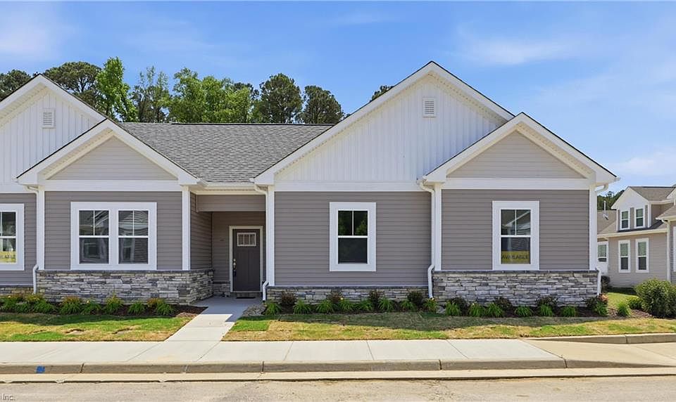1st image of 1501 Regal Rd #D