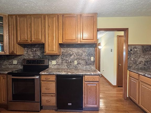 5th image of 254 Lagrange St