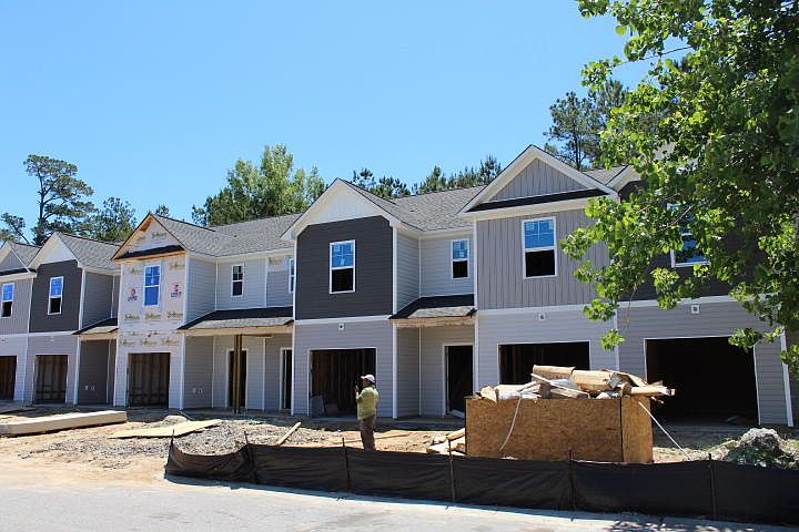 2nd image of 236 Buchanan Cir