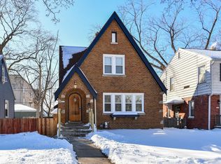 2237 W Olive St, Milwaukee, WI