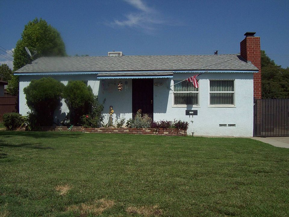 Front view of home