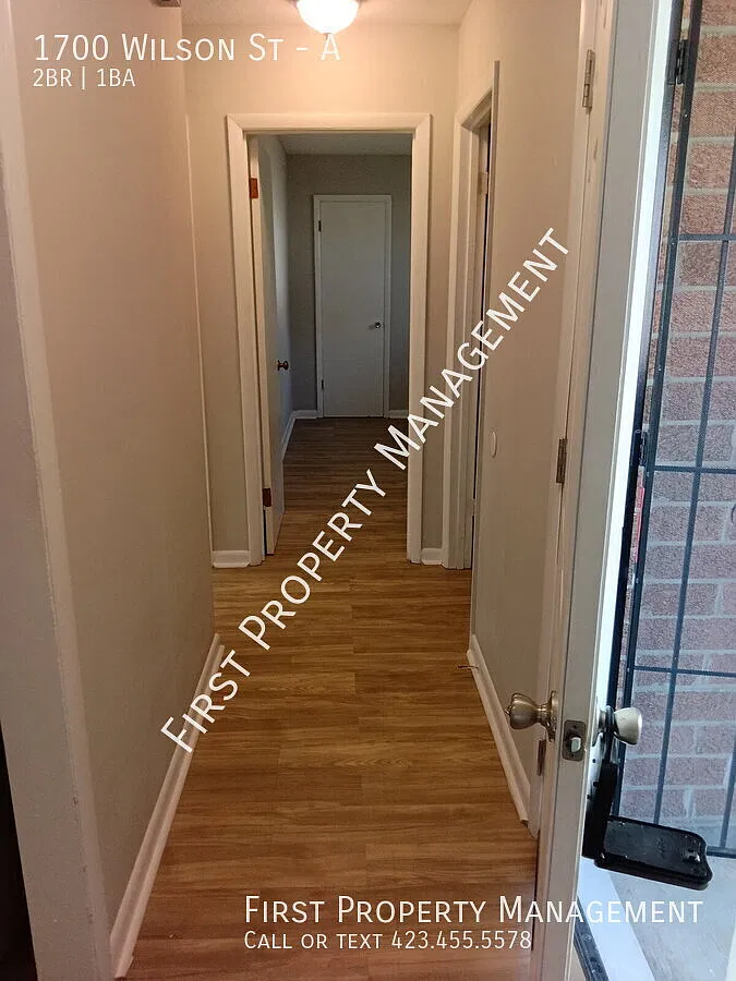 **Rent Reduction Move In Special** 2bed/1bath W Laundry Hookups! — Photo 2