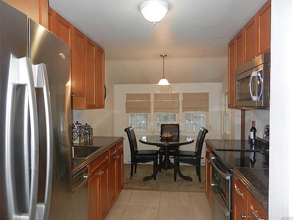 3rd image of 1902 Holly Stream Ct