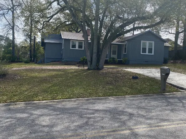 409 8th St SE, Moultrie, GA 31768