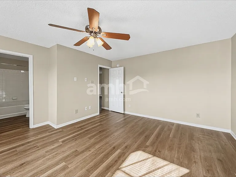6711 Earlswood Dr — Photo 11